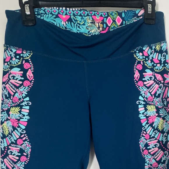 LILLY PULITZER Weekender Leggings in Inky Navy Glow and Flow - Picture 3 of 8